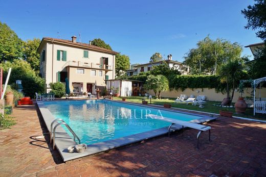 Villa a Barga, Lucca