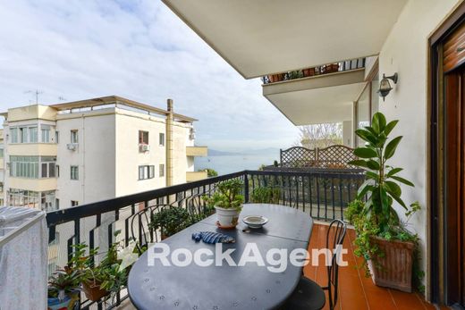 ナポリ, Napoliのアパートメント