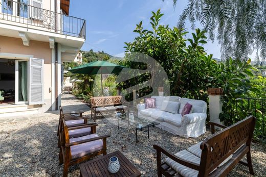 Alassio, Provincia di Savonaのヴィラ