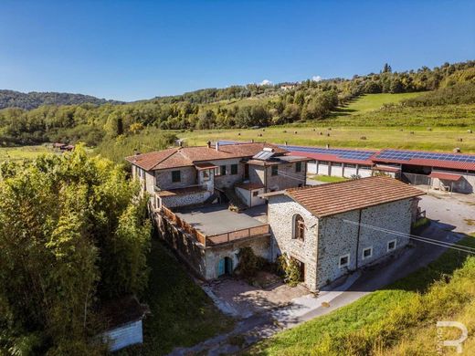 Casale a Fivizzano, Massa-Carrara
