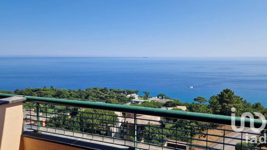 펜트하우스 / Varazze, Provincia di Savona