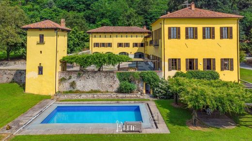 Villa à Pombia, Novare