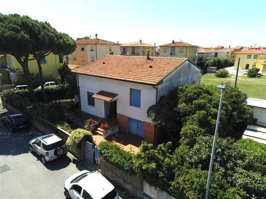 Villa in Cecina, Provincia di Livorno