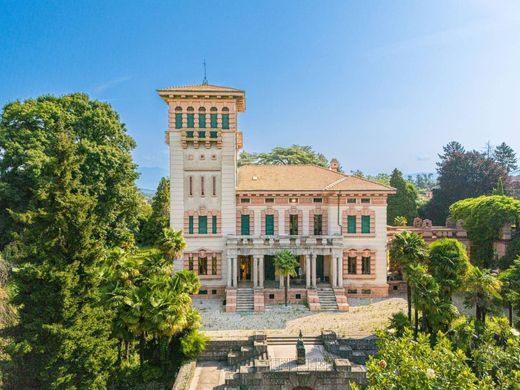 Villa - Giussano, Provincia di Monza e della Brianza