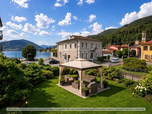 Villa in Porto Ceresio, Provincia di Varese