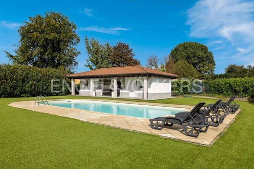 Villa in Oleggio, Provincia di Novara