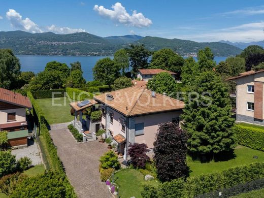 빌라 / Ispra, Provincia di Varese