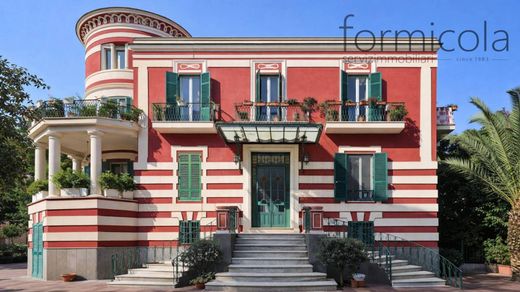 Apartment in Portici, Naples