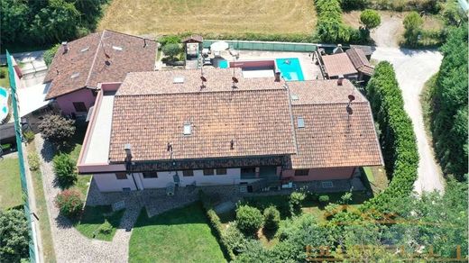 Reihenhaus in Robbiate, Provincia di Lecco