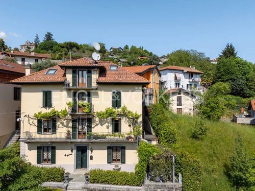 Villa a San Bernardino Verbano, Verbano-Cusio-Ossola