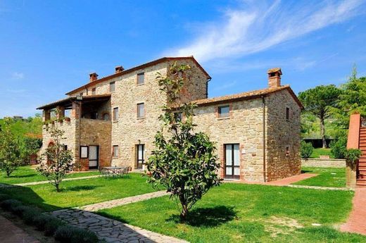 Villa in Tuoro sul Trasimeno, Provincia di Perugia