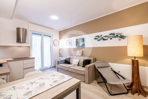 Apartment / Etagenwohnung in Alassio, Provincia di Savona