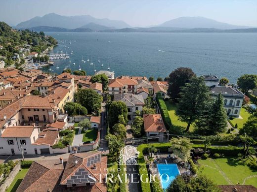 Villa in Lesa, Provincia di Novara