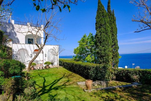 Appartamento a Capri, Napoli