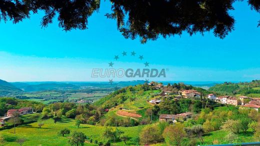 Villa in Caprino Veronese, Provincia di Verona