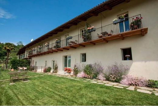 Country House in Saluzzo, Provincia di Cuneo