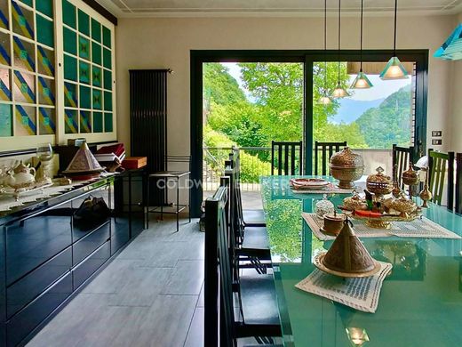 Villa in Ubiale Clanezzo, Provincia di Bergamo