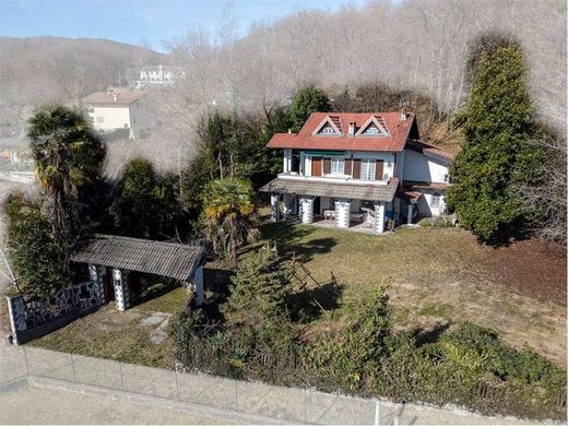 Villa a Massino Visconti, Novara