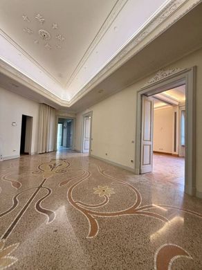 Apartment / Etagenwohnung in Rom, Latium