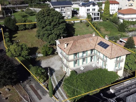 Κτίριο σε Pella, Provincia di Novara