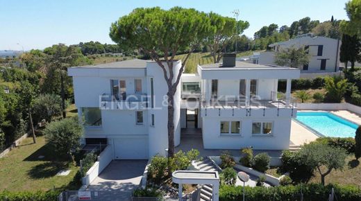 Villa Riccione, Rimini ilçesinde