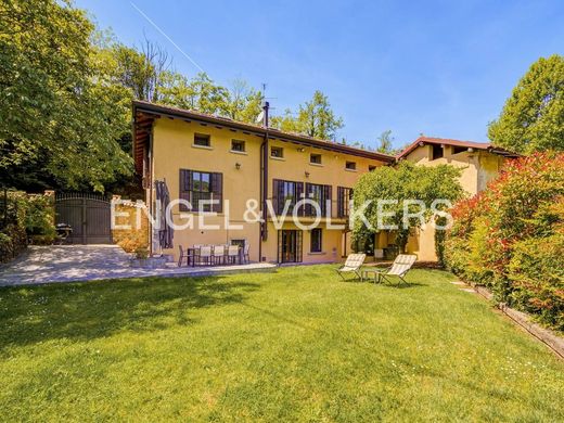 Villa à Castello di Brianza, Provincia di Lecco