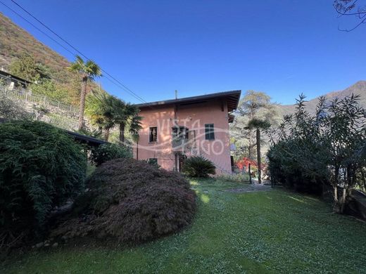 Villa in Carate Urio, Provincia di Como