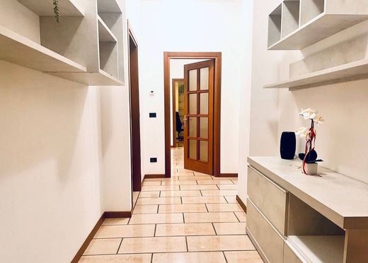 Appartamento a Bologna, Emilia-Romagna