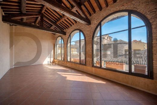 Komplex apartman Parma, Parma ilçesinde