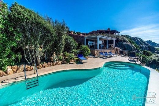 Villa in Trinità d'Agultu e Vignola, Provincia di Sassari