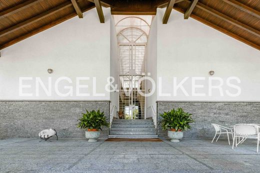 Villa Samarate, Varese ilçesinde