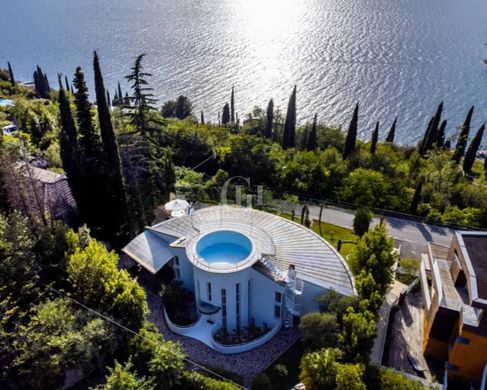 Villa for sale in Nago-Torbole