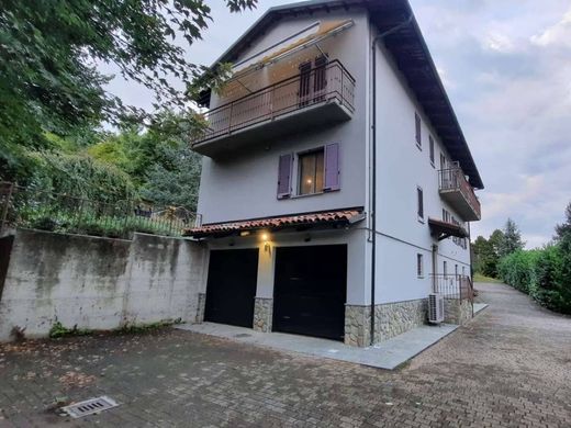 Villa in Alba, Provincia di Cuneo