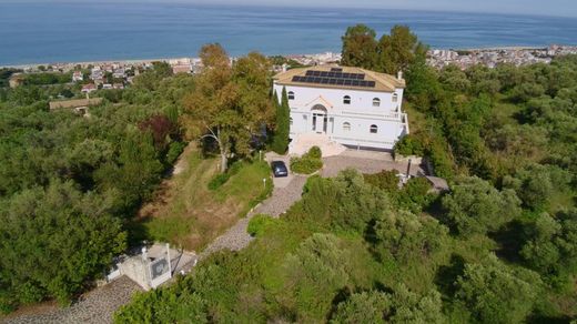 Roseto degli Abruzzi, Provincia di Teramoのヴィラ