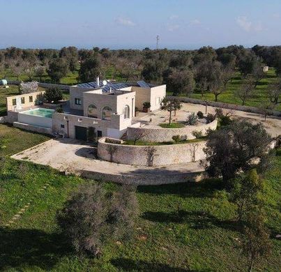 Villa in Carovigno, Provincia di Brindisi