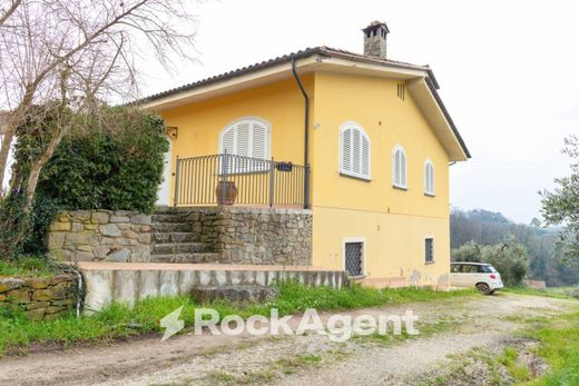 Villa en Montecarlo, Lucca