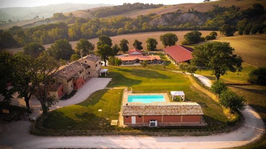 Загородный Дом, San Lorenzo in Campo, Provincia di Pesaro e Urbino