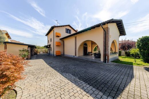 Villa in Cusago, Milan