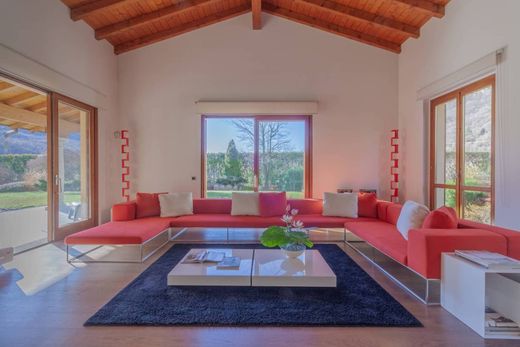 Caslino d'Erba, Provincia di Comoのヴィラ