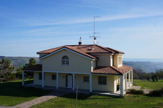 Villa in Città Sant'Angelo, Provincia di Pescara