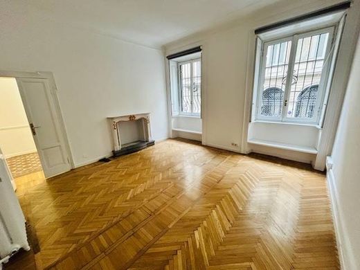 Bureau à Milan, Lombardie