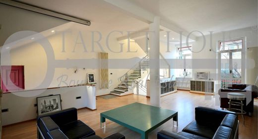 Villa a Milano, Lombardia