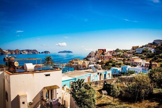 ﻓﻴﻼ ﻓﻲ Ponza, Provincia di Latina