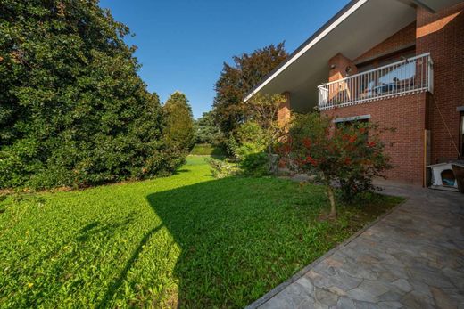 빌라 / Rivoli, Torino