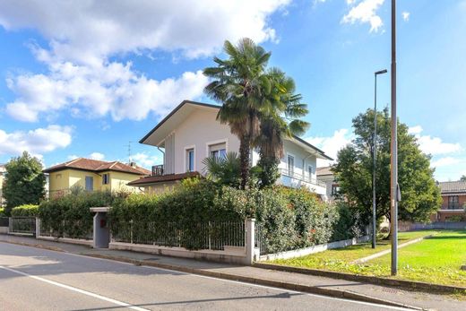 Villa in Villasanta, Provincia di Monza e della Brianza