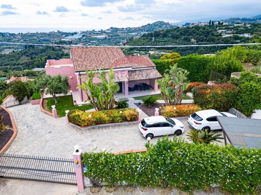 别墅  San Remo, 因佩里亚省