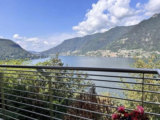 Apartment / Etagenwohnung in Faggeto Lario, Provincia di Como