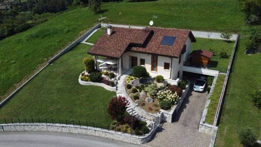 Luxe woning in Pedavena, Provincia di Belluno