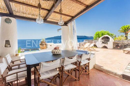 Βίλα σε Santa Marina Salina, Messina