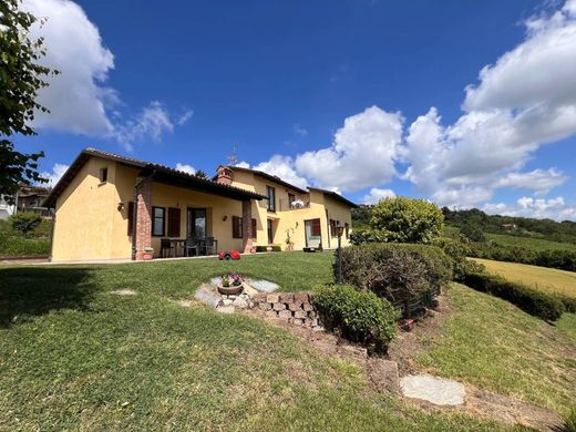 Villa in Guarene, Provincia di Cuneo